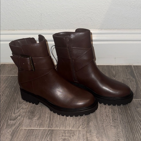 NWOB UNISA Unjezzo Ankle Zip Boots Brown Chunky - Picture 6 of 7